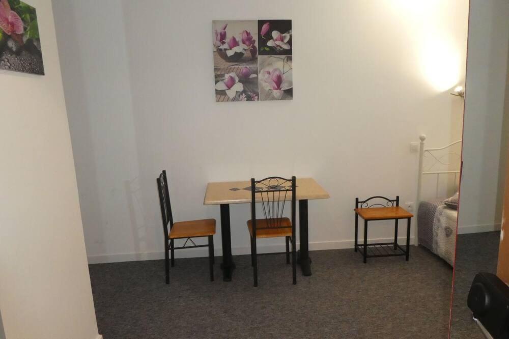 Etanit ! Etape Calme Et Parking Velo, Bicycle - Connection Tous A 1Mn Bus,Train Et Aeroport - Plein Centre De Beziers Pour Visiter,Manger - Chambres Climatisees, Spacieuses Amenagees Pour Singles, Couple, Et Ou Familles - Consigne Et Petit Dej En Plu Luaran gambar